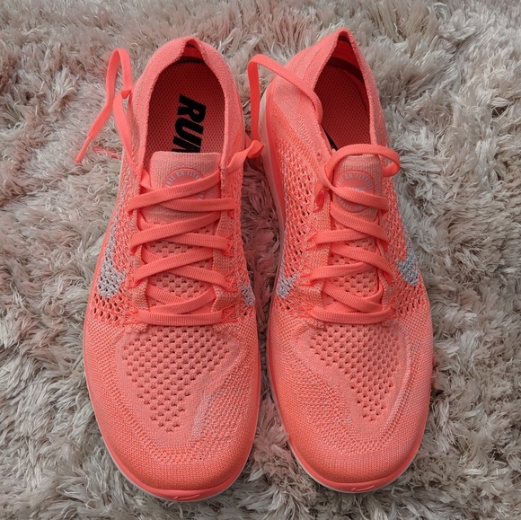 NWT Womens Nike Free RN Flyknit 2018 - Picture 8 of 8